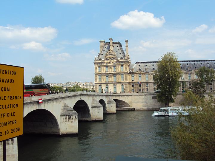 Louvre 3.jpg